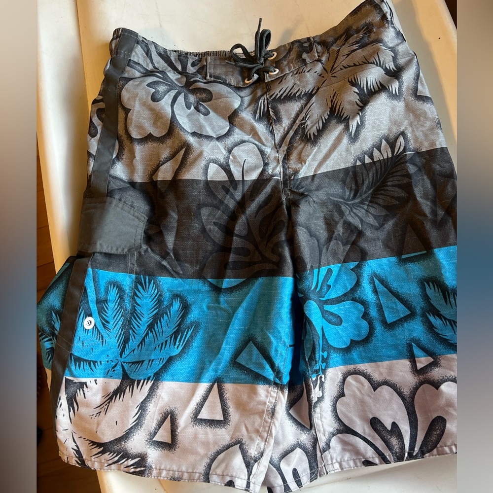 Boys Laguna swim trunks size l (14/16)